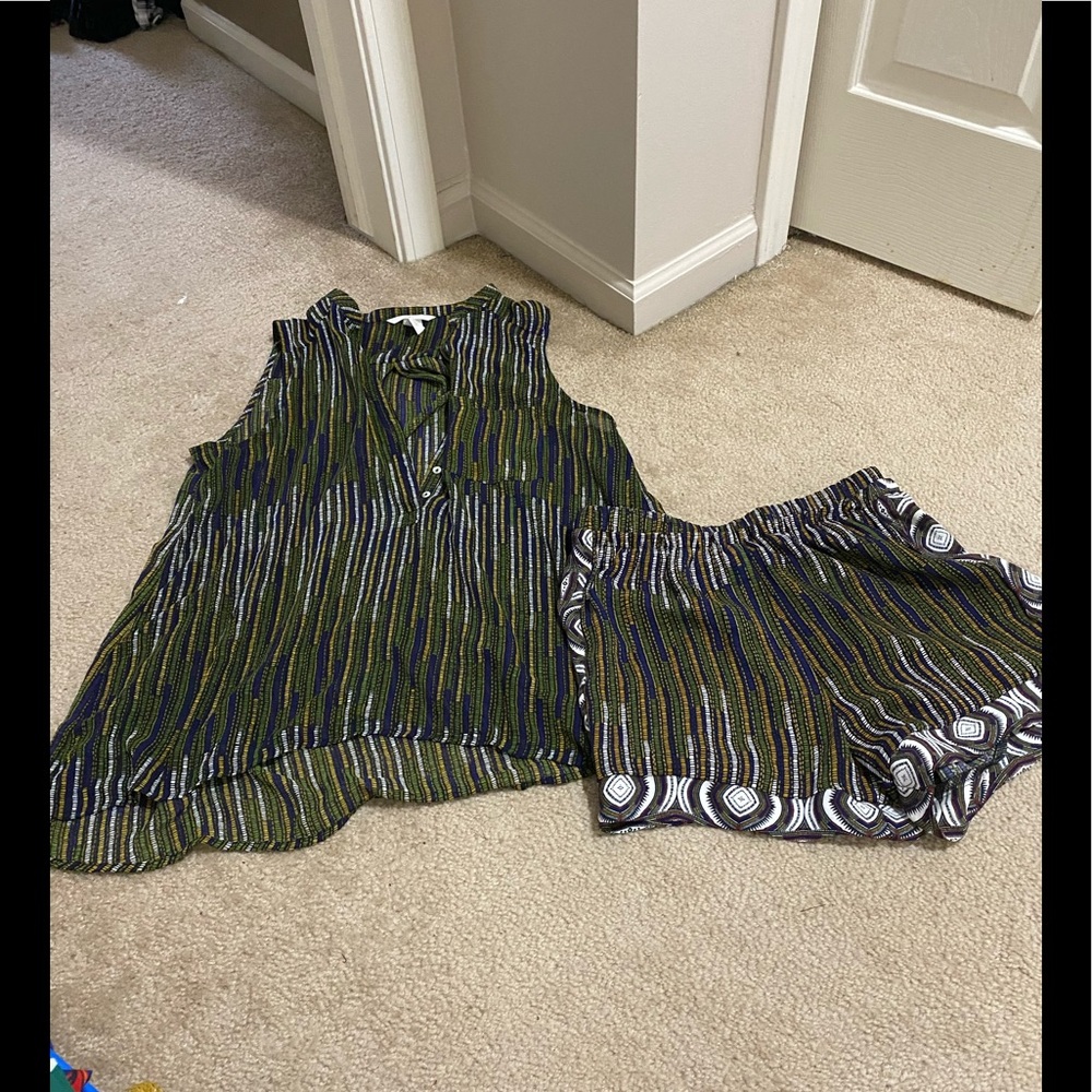 Short set - Picture 3 of 5